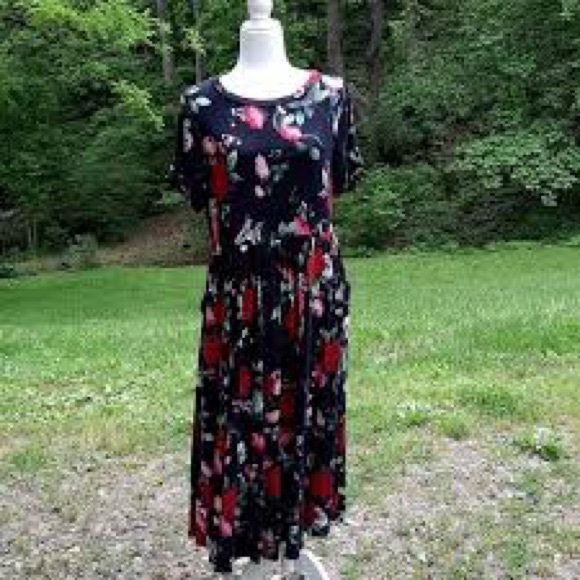 Torrid Black and Red Skull and Roses Maxi Dress - Picture 4 of 8